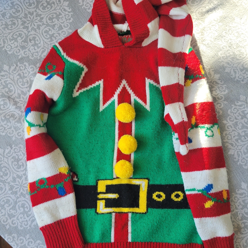 Urban Heritage Festive Red and Green Sweater
